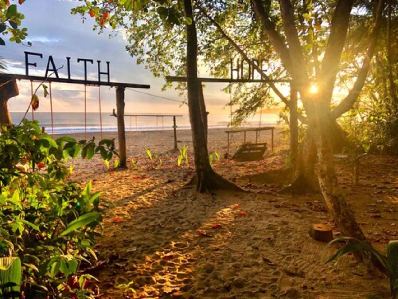ホテル Faith Glamping Dome Costa Rica マンサニージョ エクステリア 写真